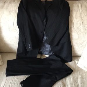 Young Men’s Joseph Abboud  Black Suit 20R